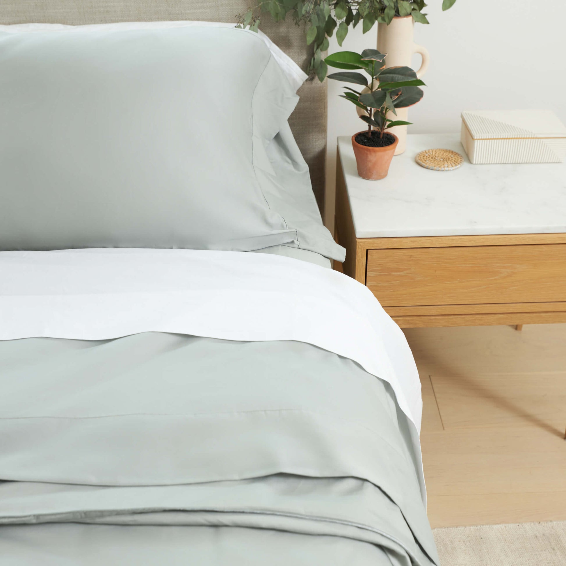 The 10 Softest and Most Luxurious Sheet Sets at Every Price Point - HGTV  Canada